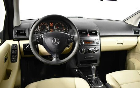 Mercedes-Benz A-Класс, 2011 год, 571 900 рублей, 6 фотография