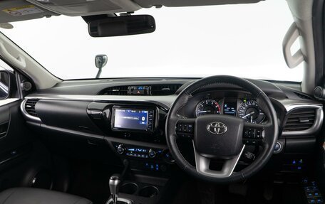 Toyota Hilux VIII, 2021 год, 3 998 999 рублей, 7 фотография