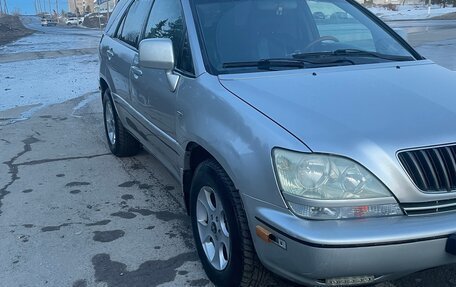 Lexus RX IV рестайлинг, 2001 год, 650 000 рублей, 2 фотография