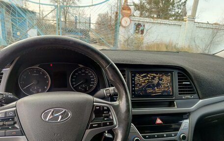 Hyundai Elantra VI рестайлинг, 2017 год, 1 350 000 рублей, 5 фотография