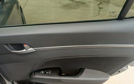 Hyundai Elantra VI рестайлинг, 2017 год, 1 350 000 рублей, 15 фотография