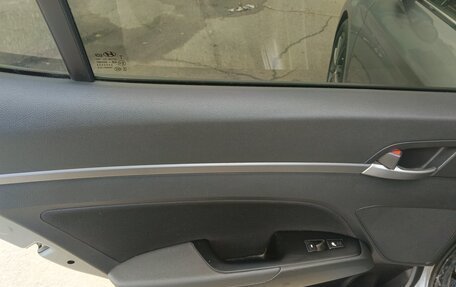 Hyundai Elantra VI рестайлинг, 2017 год, 1 350 000 рублей, 18 фотография