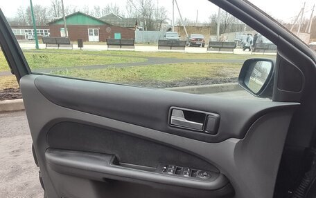 Ford Focus II рестайлинг, 2006 год, 330 000 рублей, 19 фотография