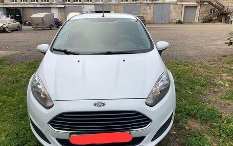 Ford Fiesta, 2015 год, 950 000 рублей, 2 фотография