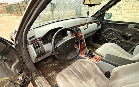 Mercedes-Benz E-Класс, 1996 год, 115 000 рублей, 6 фотография