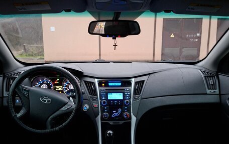 Hyundai Sonata VI, 2013 год, 1 050 000 рублей, 13 фотография