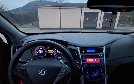 Hyundai Sonata VI, 2013 год, 1 050 000 рублей, 11 фотография
