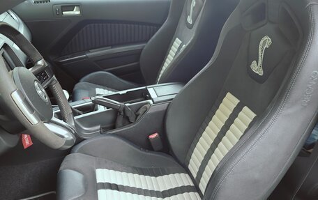 Ford Mustang VI рестайлинг, 2011 год, 7 950 000 рублей, 5 фотография