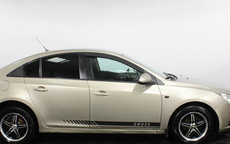 Chevrolet Cruze II, 2010 год, 385 000 рублей, 4 фотография