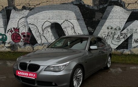 BMW 5 серия, 2004 год, 1 200 000 рублей, 3 фотография