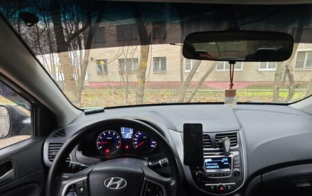 Hyundai Solaris II рестайлинг, 2015 год, 630 000 рублей, 7 фотография