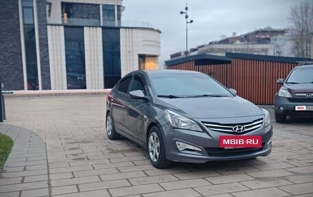Hyundai Solaris II рестайлинг, 2015 год, 630 000 рублей, 3 фотография