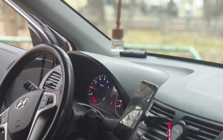 Hyundai Solaris II рестайлинг, 2015 год, 630 000 рублей, 8 фотография