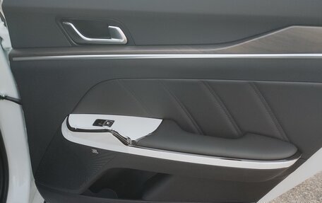 KIA K5, 2024 год, 4 050 000 рублей, 26 фотография