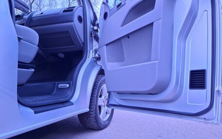 Volkswagen Caravelle T5, 2007 год, 1 720 000 рублей, 12 фотография