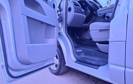 Volkswagen Caravelle T5, 2007 год, 1 720 000 рублей, 21 фотография