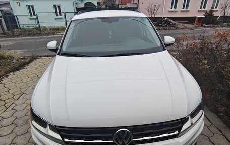 Volkswagen Tiguan II, 2017 год, 1 800 000 рублей, 1 фотография