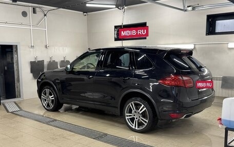 Porsche Cayenne III, 2012 год, 2 400 000 рублей, 2 фотография