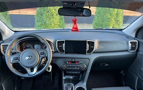 KIA Sportage IV рестайлинг, 2018 год, 1 980 000 рублей, 3 фотография