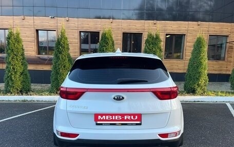KIA Sportage IV рестайлинг, 2018 год, 1 980 000 рублей, 4 фотография