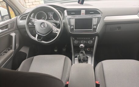 Volkswagen Tiguan II, 2017 год, 1 800 000 рублей, 5 фотография