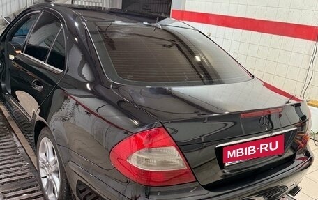 Mercedes-Benz E-Класс, 2005 год, 950 000 рублей, 5 фотография