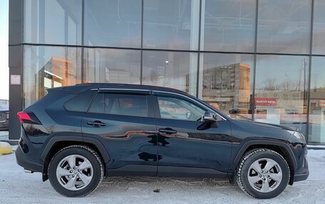 Toyota RAV4, 2019 год, 3 180 000 рублей, 5 фотография