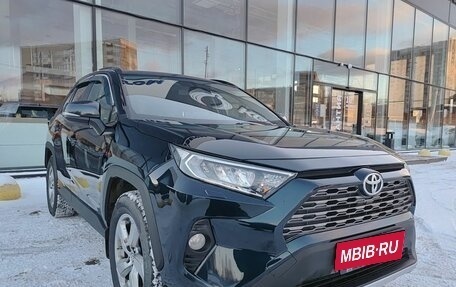 Toyota RAV4, 2019 год, 3 180 000 рублей, 3 фотография