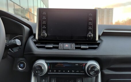 Toyota RAV4, 2019 год, 3 180 000 рублей, 18 фотография