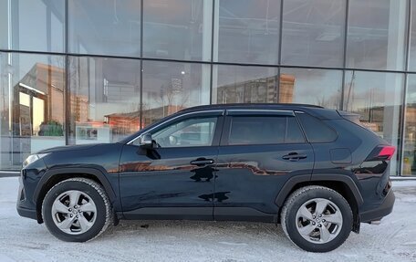 Toyota RAV4, 2019 год, 3 180 000 рублей, 10 фотография
