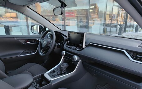 Toyota RAV4, 2019 год, 3 180 000 рублей, 13 фотография