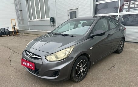Hyundai Solaris II рестайлинг, 2012 год, 590 000 рублей, 1 фотография