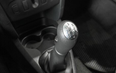 Renault Logan II, 2020 год, 699 000 рублей, 5 фотография