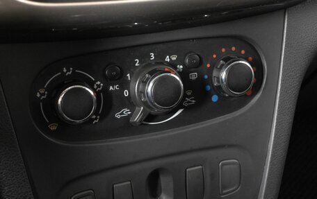 Renault Logan II, 2020 год, 699 000 рублей, 6 фотография