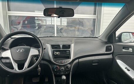 Hyundai Solaris II рестайлинг, 2012 год, 590 000 рублей, 10 фотография