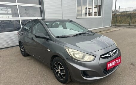 Hyundai Solaris II рестайлинг, 2012 год, 590 000 рублей, 3 фотография