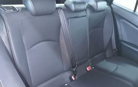 Toyota Prius IV XW50, 2019 год, 2 350 000 рублей, 4 фотография