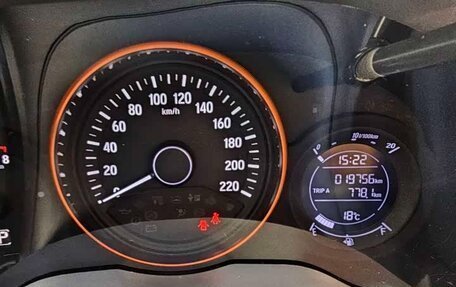 Honda Vezel, 2022 год, 1 720 000 рублей, 13 фотография