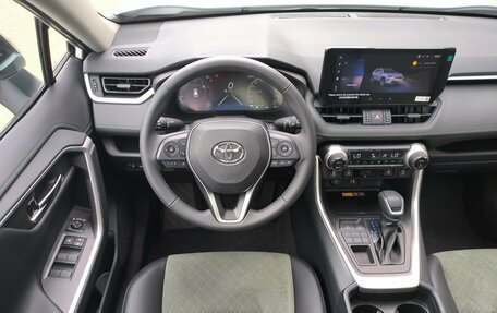 Toyota RAV4, 2025 год, 4 420 000 рублей, 2 фотография