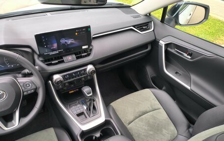 Toyota RAV4, 2025 год, 4 420 000 рублей, 14 фотография