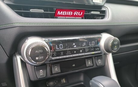 Toyota RAV4, 2025 год, 4 420 000 рублей, 19 фотография