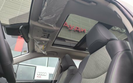 Toyota RAV4, 2025 год, 4 420 000 рублей, 28 фотография