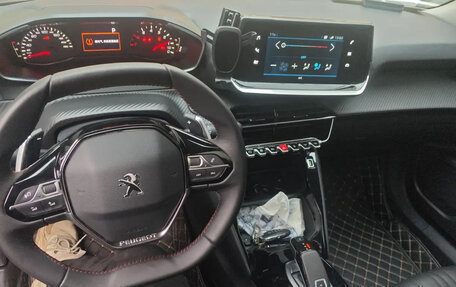 Peugeot 2008 II, 2023 год, 1 190 000 рублей, 7 фотография