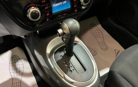 Nissan Juke II, 2011 год, 900 000 рублей, 23 фотография