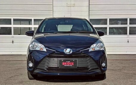 Toyota Vitz, 2018 год, 890 003 рублей, 3 фотография