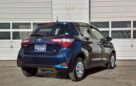 Toyota Vitz, 2018 год, 890 003 рублей, 4 фотография