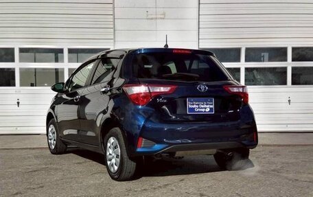 Toyota Vitz, 2018 год, 890 003 рублей, 5 фотография