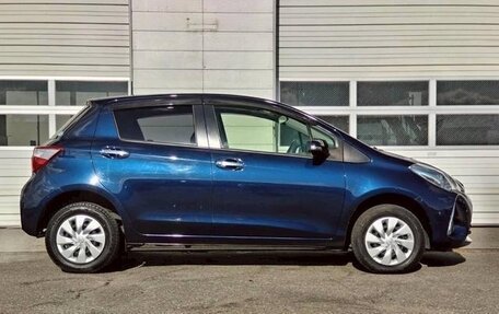 Toyota Vitz, 2018 год, 890 003 рублей, 6 фотография