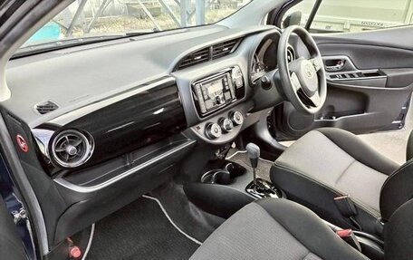 Toyota Vitz, 2018 год, 890 003 рублей, 9 фотография