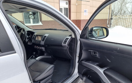 Mitsubishi Outlander III рестайлинг 3, 2011 год, 1 650 000 рублей, 9 фотография